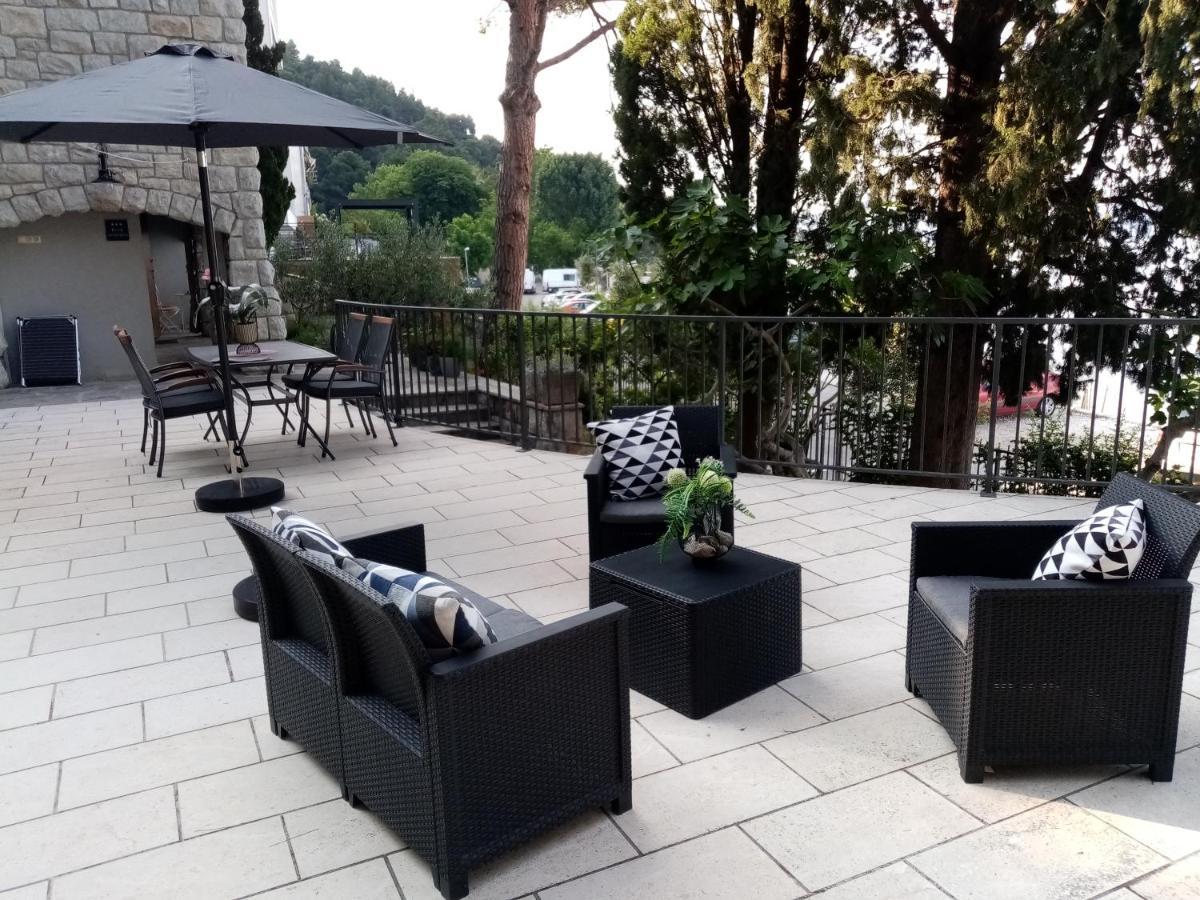 אומיס Apartment Zizi מראה חיצוני תמונה